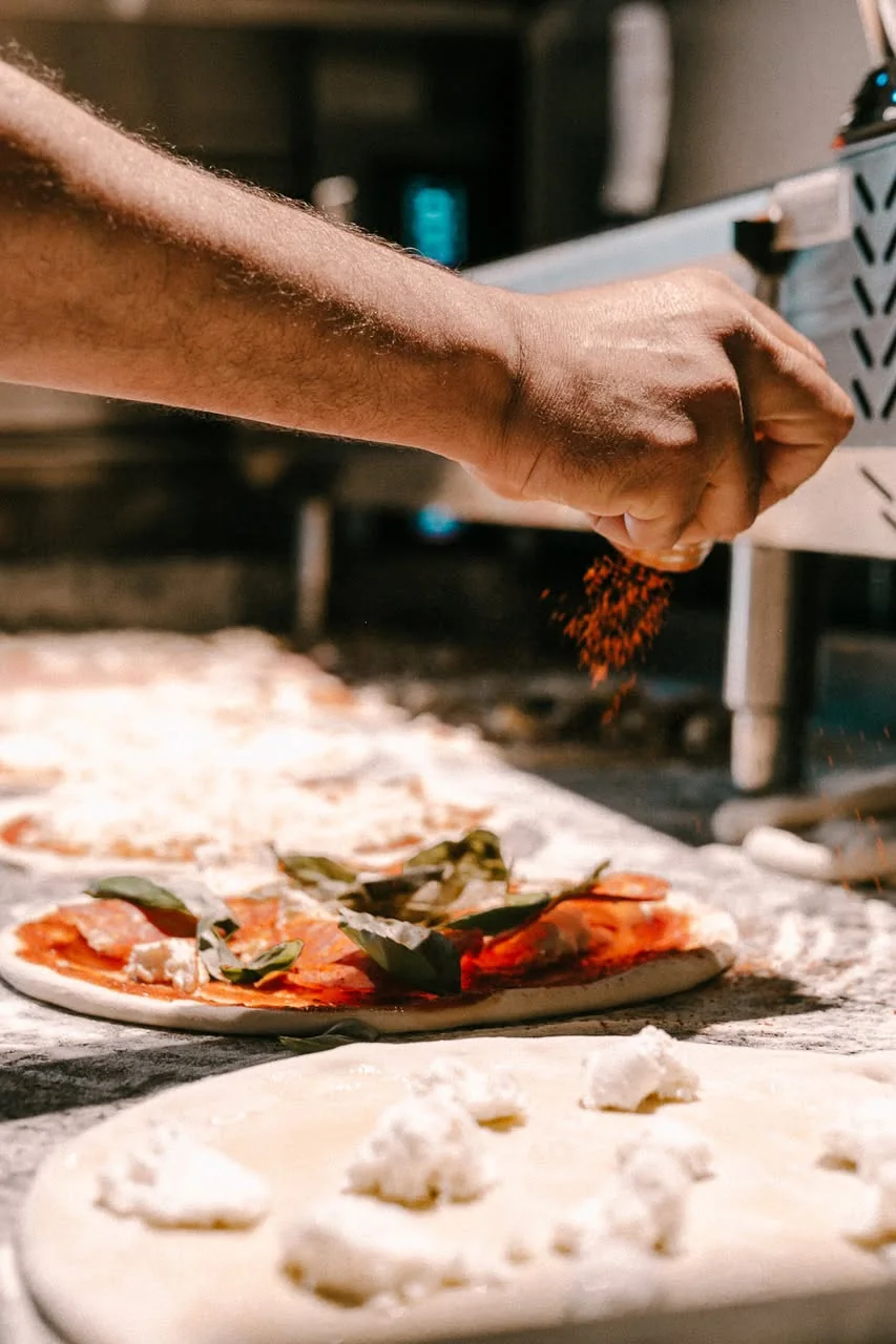 La mozzarella posée à la main